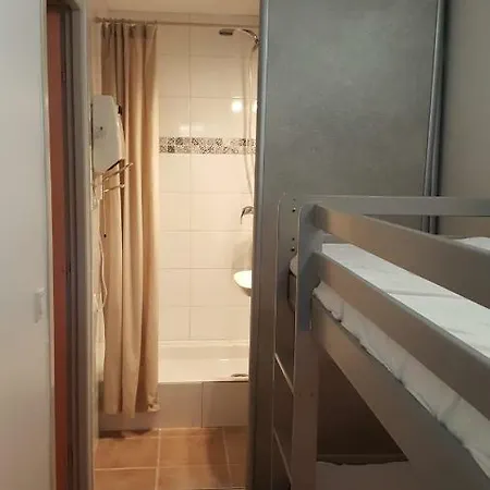 Apartament Domaine De La Pinede Pramousquier *